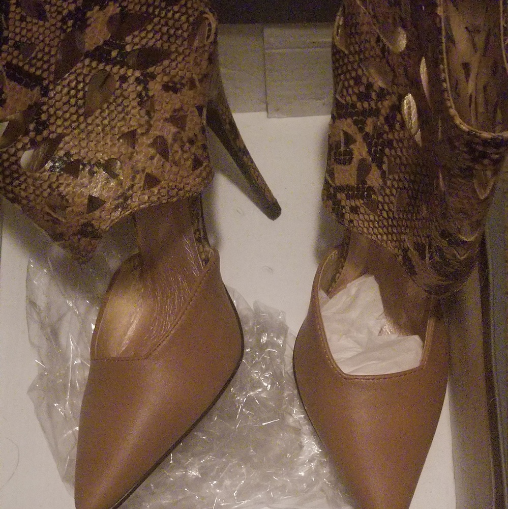 Maker's tan and snake skin heels size 7.5M